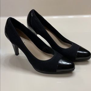 Ellen Tracy Heels